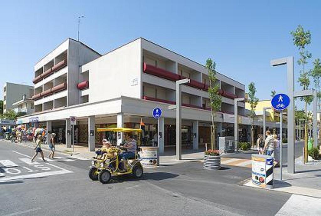 Condominio Clyo Bibione Eksteriør billede