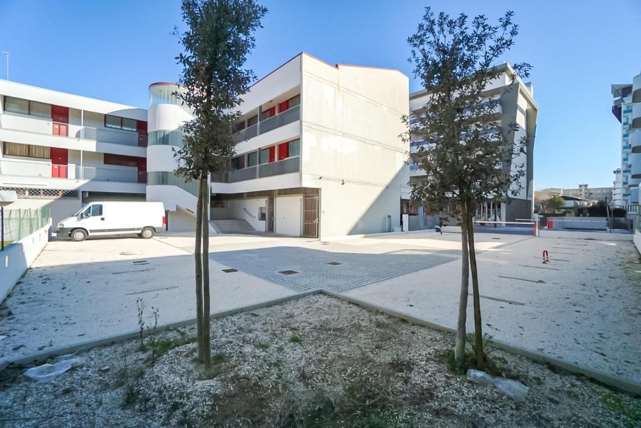 Condominio Clyo Bibione Eksteriør billede