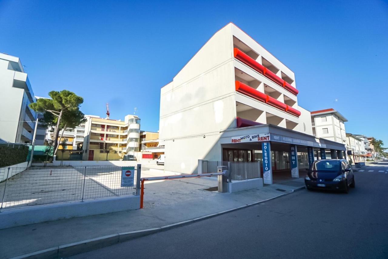 Condominio Clyo Bibione Eksteriør billede